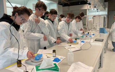 Spannende Einblicke in die Welt der Chemie – Besuch am Campus Opladen
